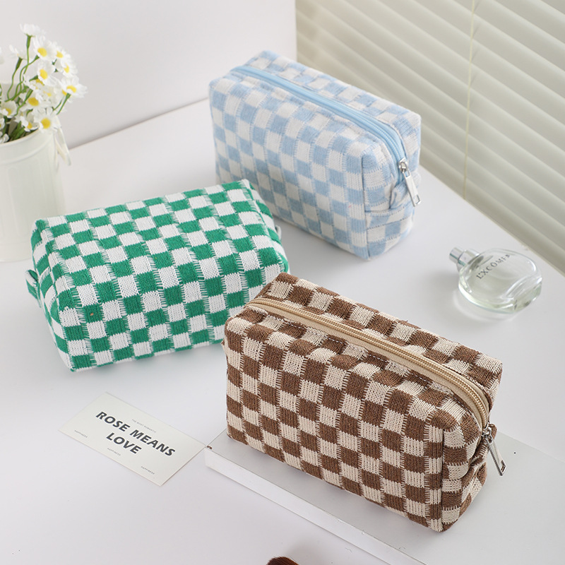 Makeup Bag Factory - Large Capacity Checkered Knitted Polyester
