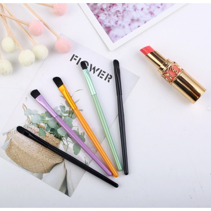 Eyeshadow Palette Manufacturer - with Brush and Custom Label