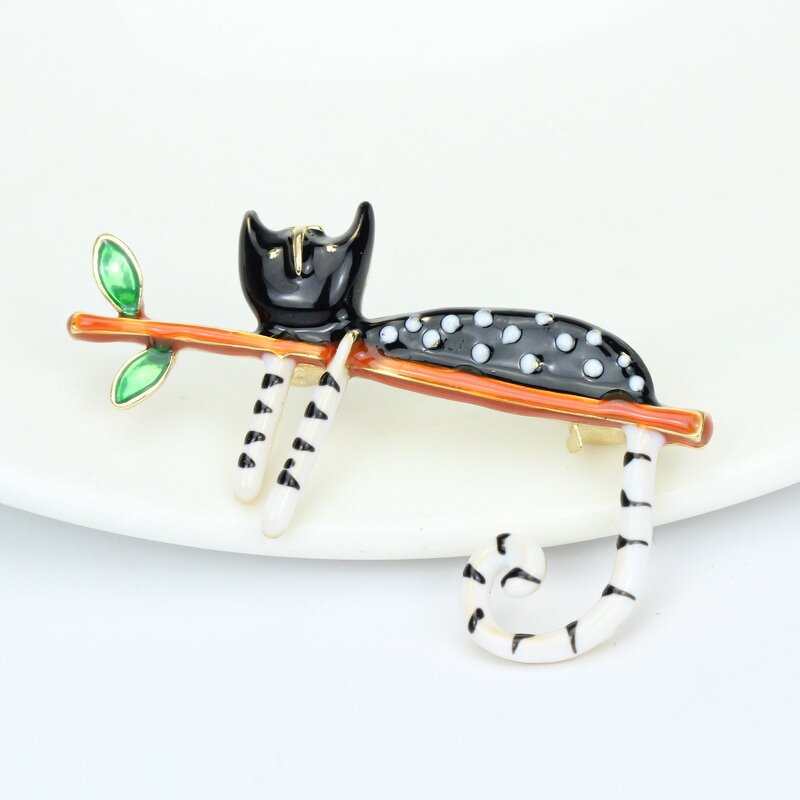 Brooch Manufacturer - OEM/ODM Custom Wave Point Kitten Brooch Pin