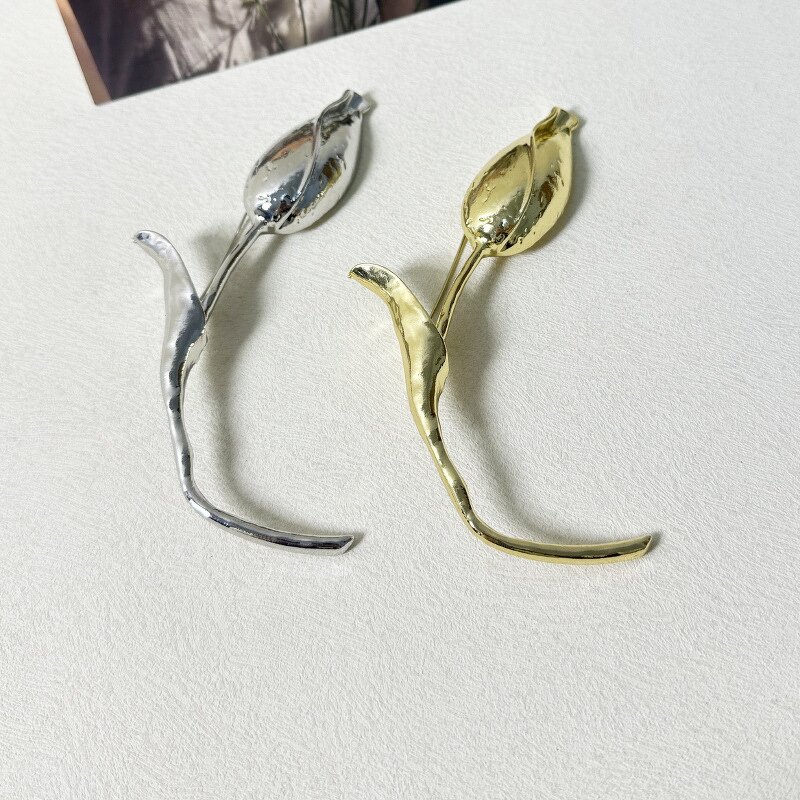 Tulip Brooch Manufacturer - Custom Atmospheric Runway Design