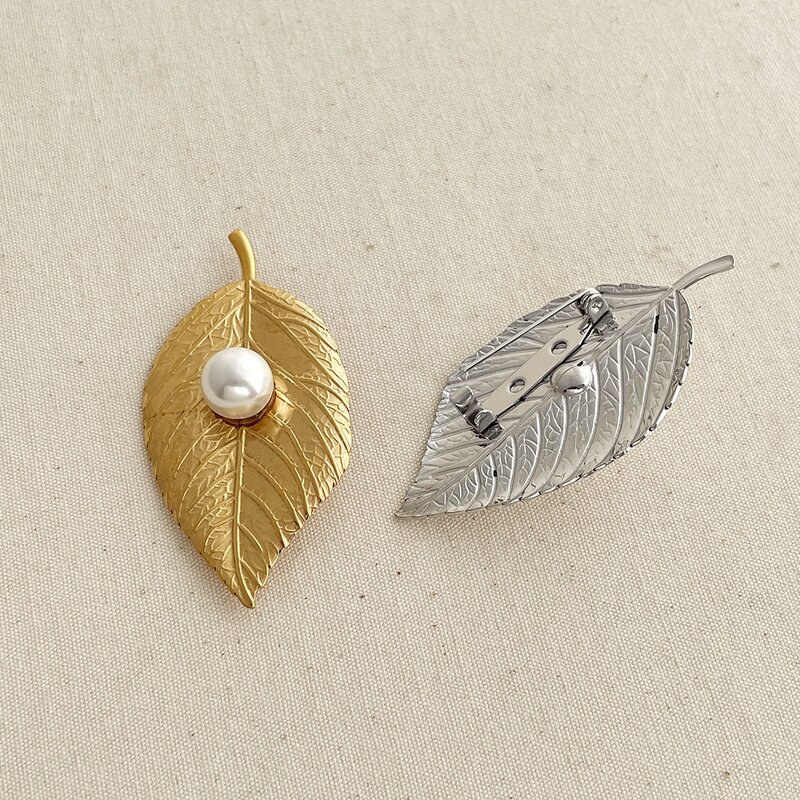 Metal Leaf Brooch Supplier - Custom Simulated Pearl Pin