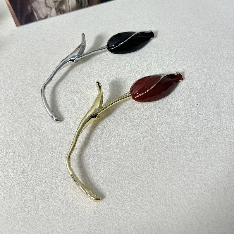 Tulip Brooch Manufacturer - Custom Atmospheric Runway Design