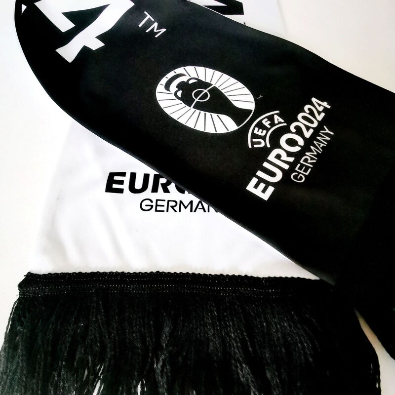 Fan Scarf Manufacturer - OEM/ODM Custom Flag Print Velvet Team Football Scarf