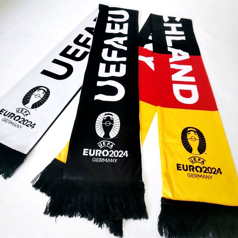 Fan Scarf Manufacturer - OEM/ODM Custom Flag Print Velvet Team Football Scarf