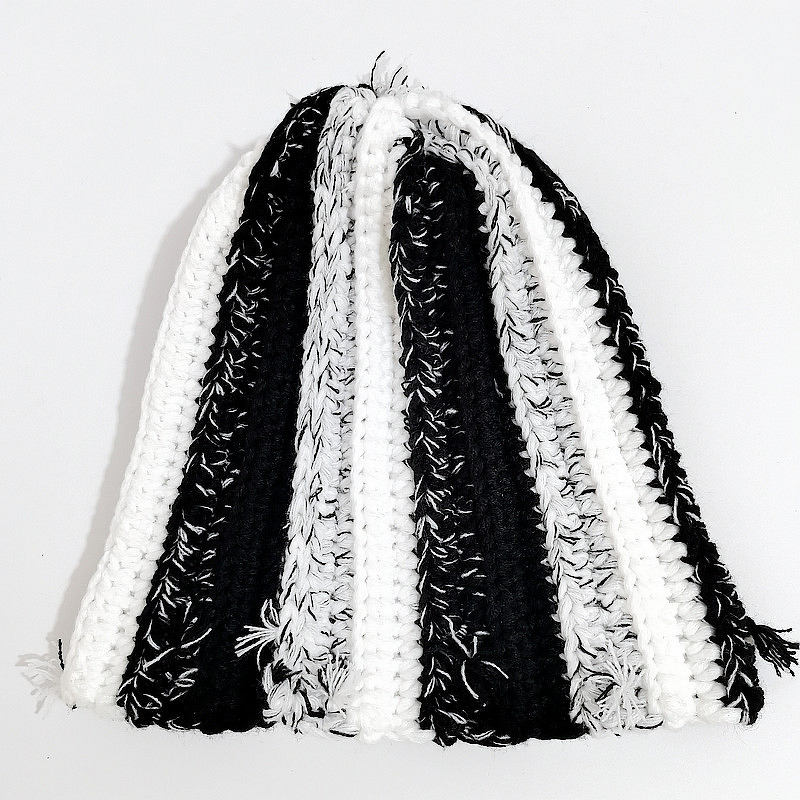 Knitted Hat Manufacturer - OEM/ODM Custom Unisex Tassel Crochet Winter Hat