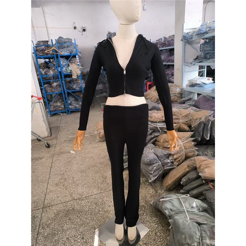 Knitted Set Manufacturer - OEM/ODM Custom Slim Short Hooded Cardigan Trousers