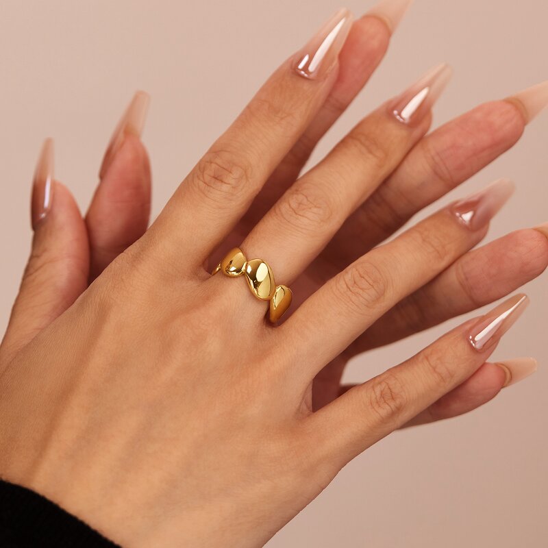 Vintage Ring Manufacturer - OEM/ODM Custom Gold Flower Stainless Steel