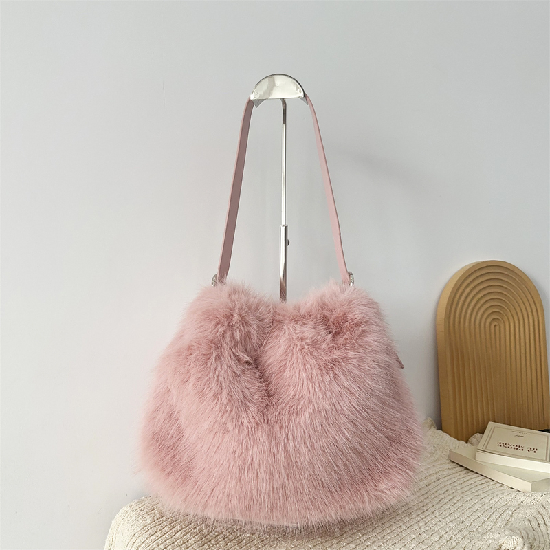 Fur Shoulder Bag Factory - OEM Autumn and Winter New Fur Shoulder Bag Large Capacity Plush Underarm Bag