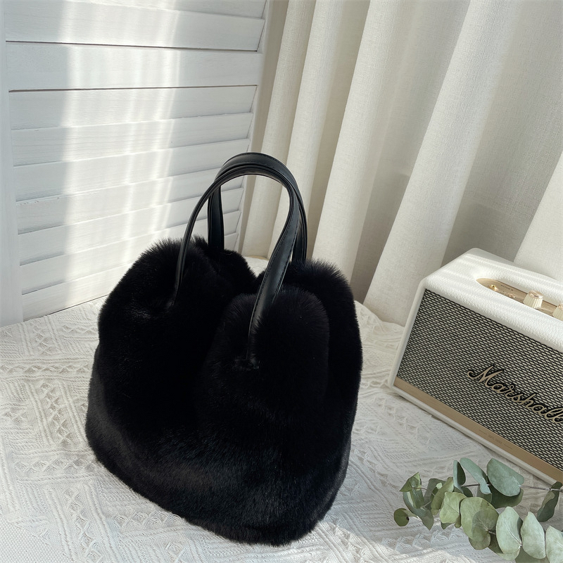Bucket Handbag Factory - OEM Autumn Winter Fashion Fur Plush Bag New Practical Large Capacity Bucket Handbag