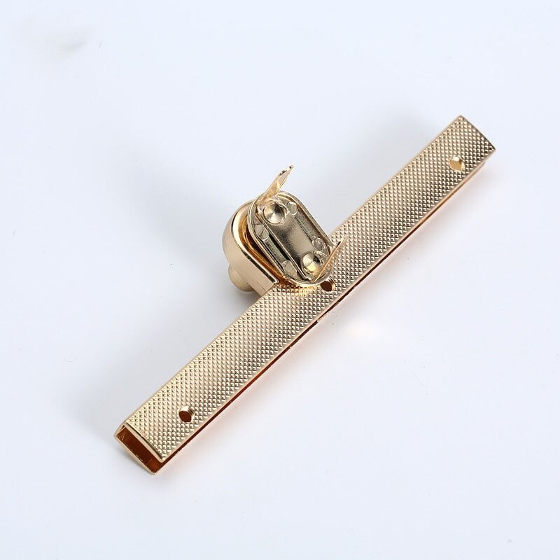 Padlock Decoration Lock Factory - OEM/ODM Custom Spring Heart Shape Metal Handbag Closure