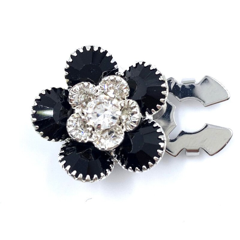 Metal Jewelry Button Covers Factory - OEM/ODM Crystal Flower Heart Shape for Women Shirt