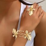 Exquisite accessories for ladies
