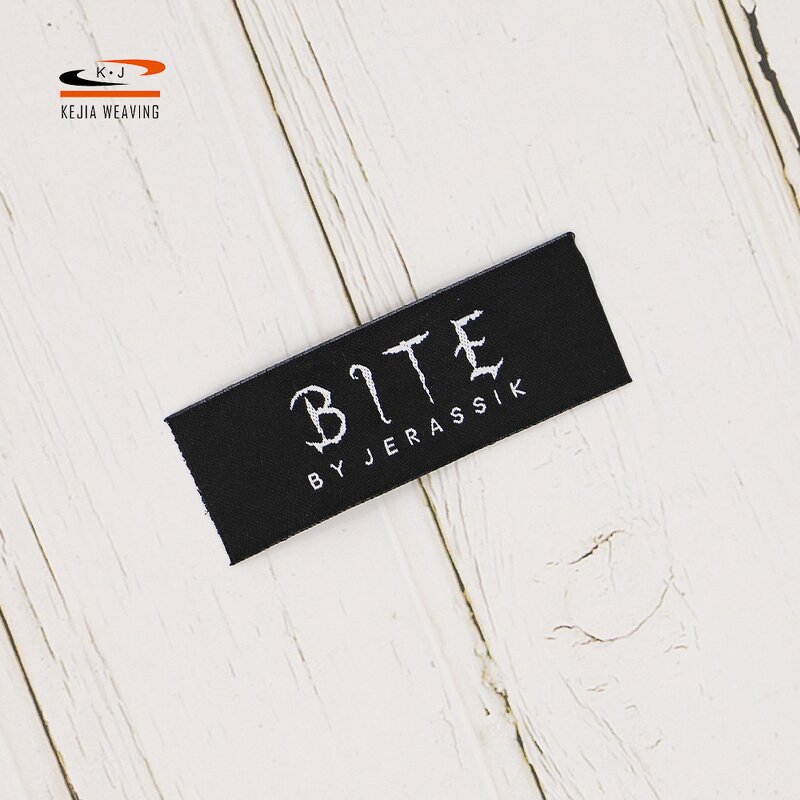 Hot Cut Garment Label Factory - OEM/ODM No Moq Wholesale Price Polyester Center Fold Multi-use