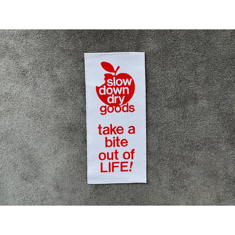 Garment Woven Label Manufacturer - OEM/ODM No Moq Custom Recycled Center Fold Ultrasonic Cut