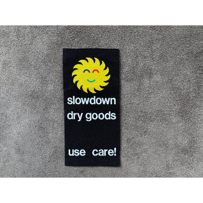 Garment Woven Label Manufacturer - OEM/ODM No Moq Custom Recycled Center Fold Ultrasonic Cut