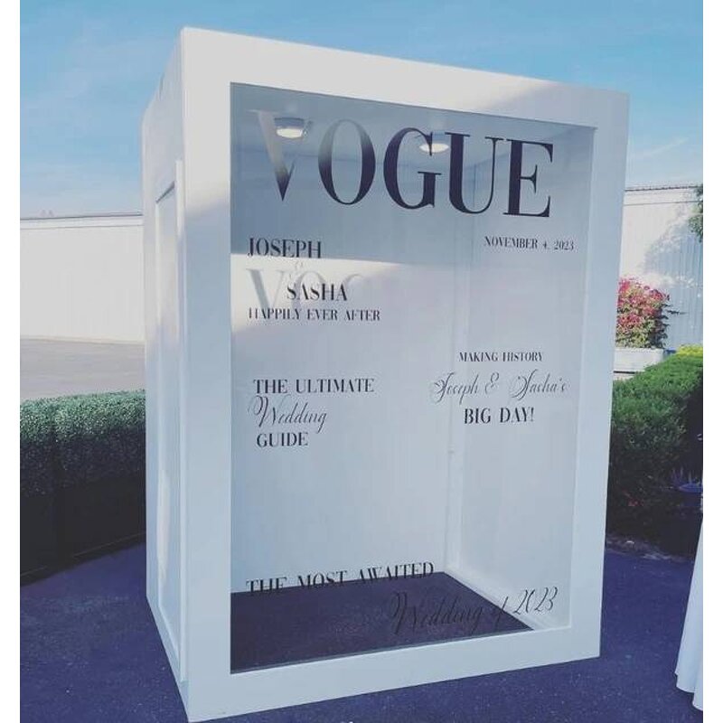 Magazine Photo Booth Manufacturer - Valentine's Day Box with LCD Backdrop