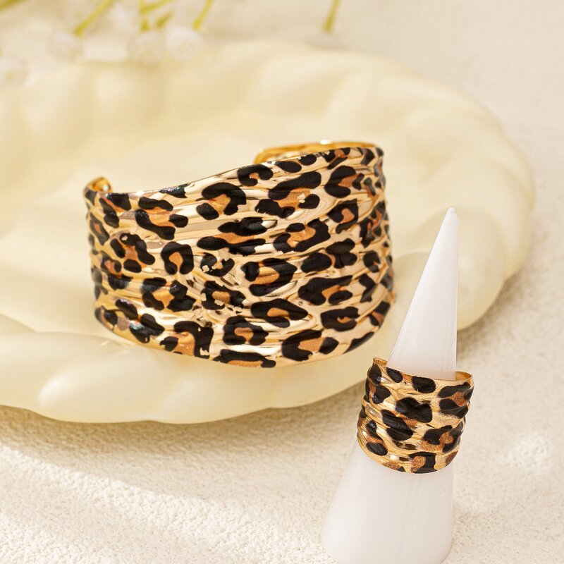 Open Bracelet Set Manufacturer - OEM/ODM Exaggerated Metal Wide Leopard Print Ring Gold