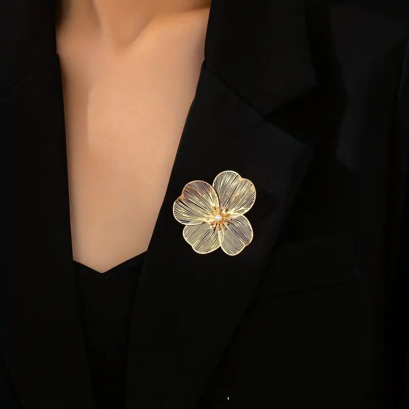 Vintage Brooch Manufacturer - OEM/ODM Exquisite Alloy Pin Women's Fashionable Plated Jewelry