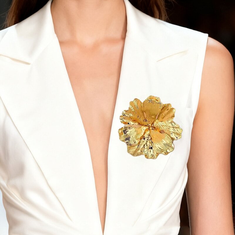 Vintage Brooch Manufacturer - OEM/ODM Exquisite Alloy Pin Women's Fashionable Plated Jewelry