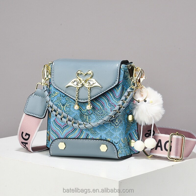 Women Crossbody Bag Factory - OEM Versatile Candy Cover Shoulder Bag