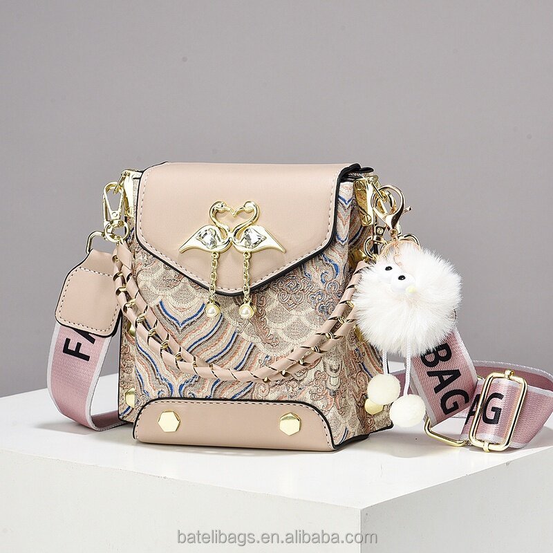 Women Crossbody Bag Factory - OEM Versatile Candy Cover Shoulder Bag