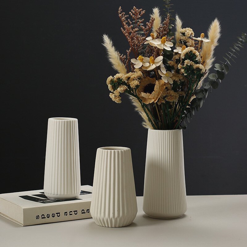Nordic Ceramic Vase Factory - OEM/ODM Light Luxury White Ins Style Creative Flower Utensils