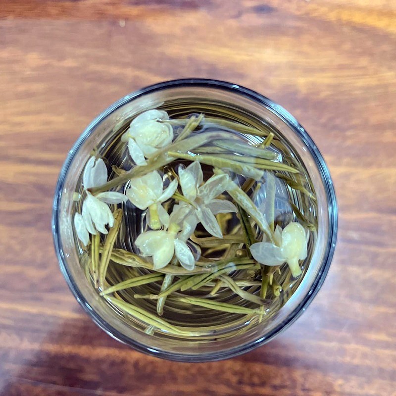 Top Quality Jasmine Green Tea Fragrant Needles Drifting Snow Organic Jasmine Tea with White Bud Jasmine Flavor Tea