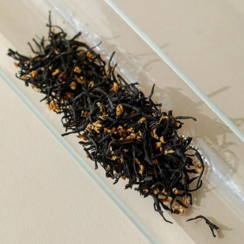 Package Osmanthus Black Tea Organic Wuyishan Lapsang Souchong Black Tea Scented with Osmanthus Flower Blended Loose Leaf Tea