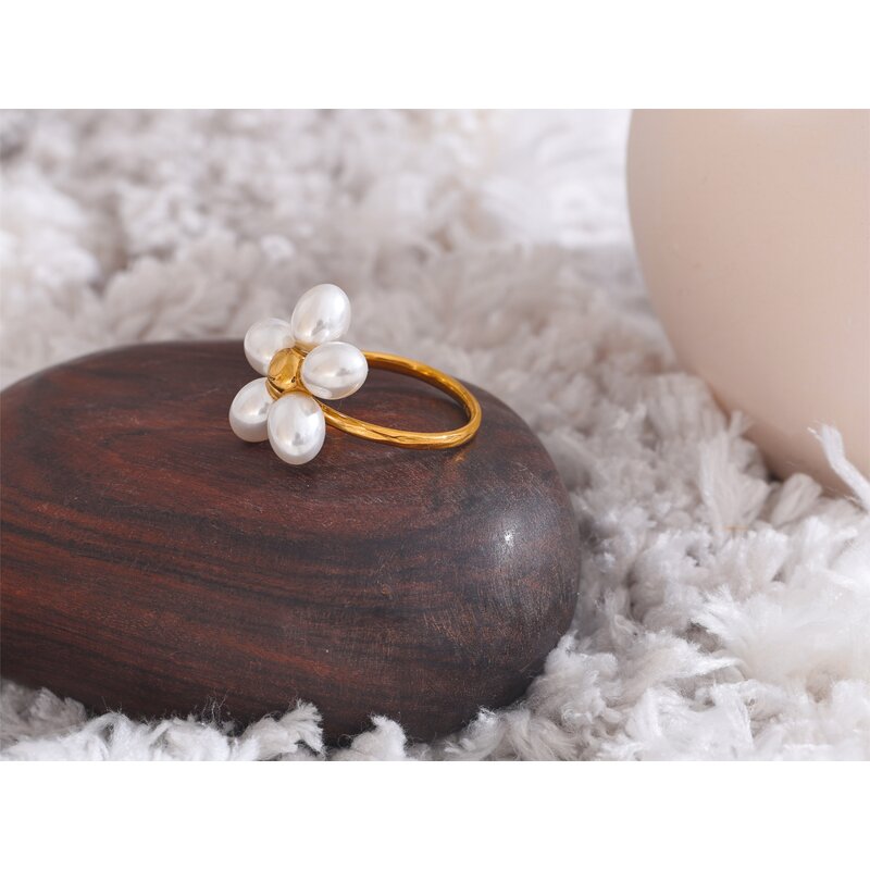 Simulated Pearls Ring Manufacturer - JINYOU 4094 Elegant Golden Stainless Steel