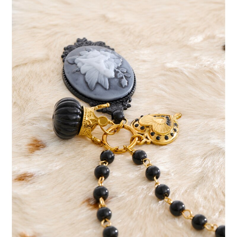 Vintage Rose Necklace Manufacturer - JINYOU 2213 Dark Series Resin White