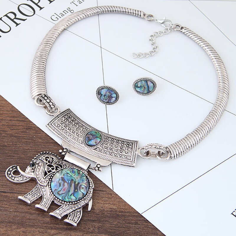 Necklace Manufacturer - OEM Custom Retro Carved & Alloy Chocker