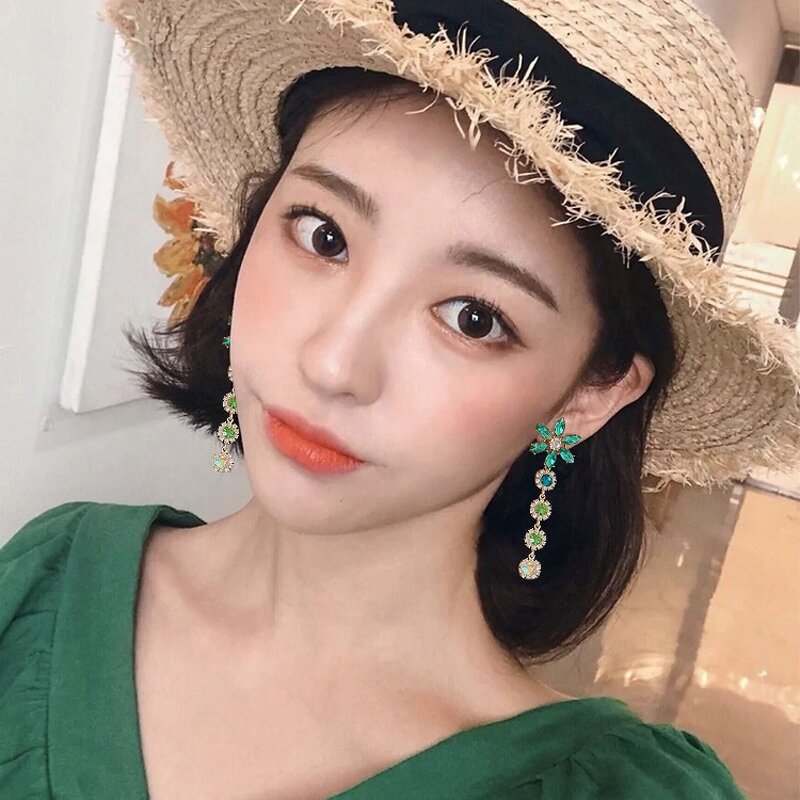 Drop Earrings Factory - OEM Custom Crystal Tassel & Petal Design