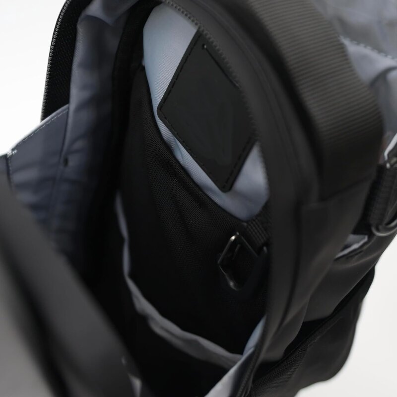 Magnetic Gym Bag Supplier - Custom High-capacity Black Fitness Bag