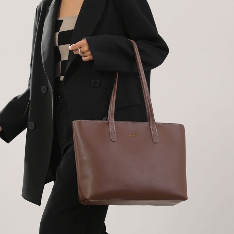 Waist Bag Manufacturer - OEM Niche Chain Stone Pattern Crossbody Bag