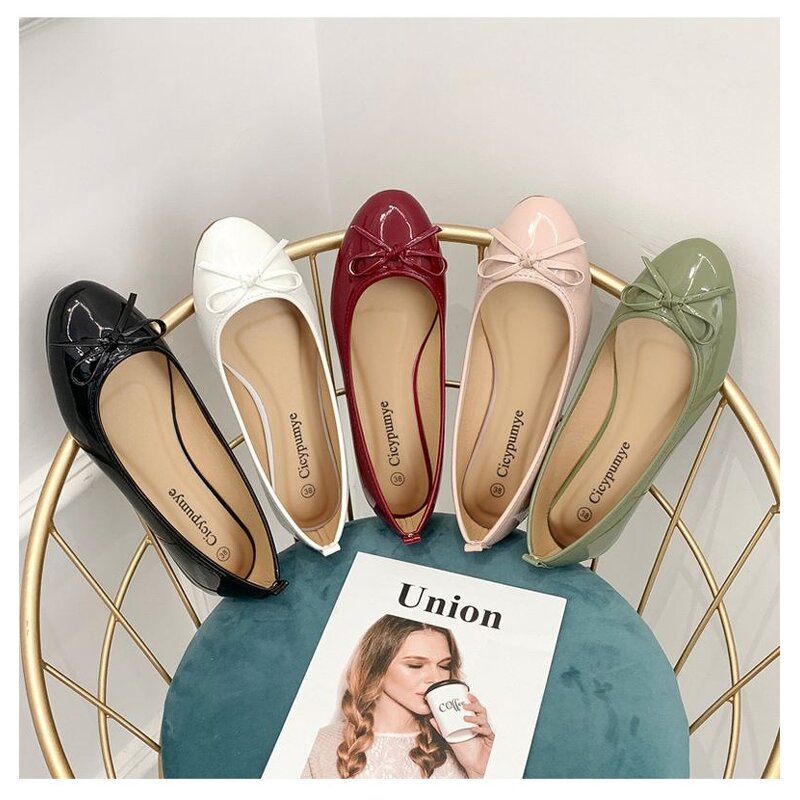Women's Flat Shoes Supplier - OEM Spring Autumn Soft Sole Mom's Shoes