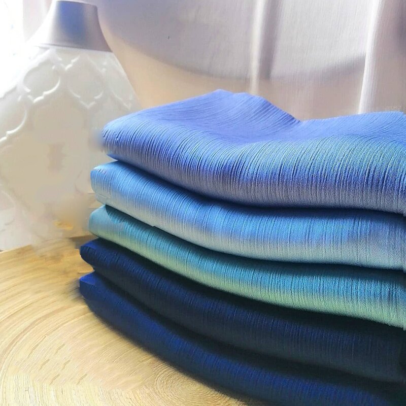 Satin Crinkle Scarf Suit Manufacturer - Customized Muslim Hijab Box Multicolor Scarf Combination