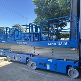 Scissor Lift Factory - Genie 3246 Self-Propelled Electric