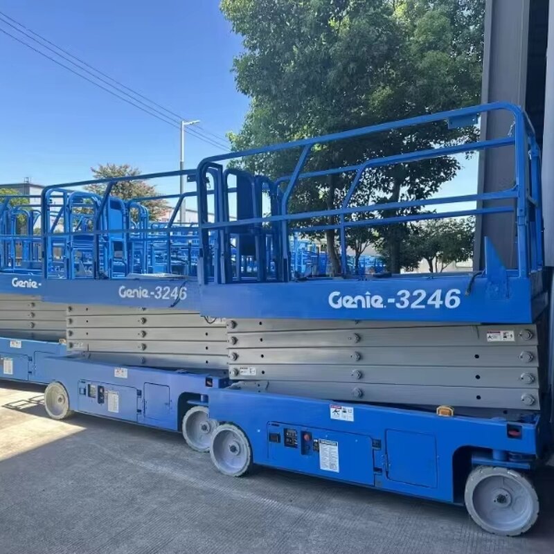 Scissor Lift Factory - Genie 3246 Self-Propelled Electric