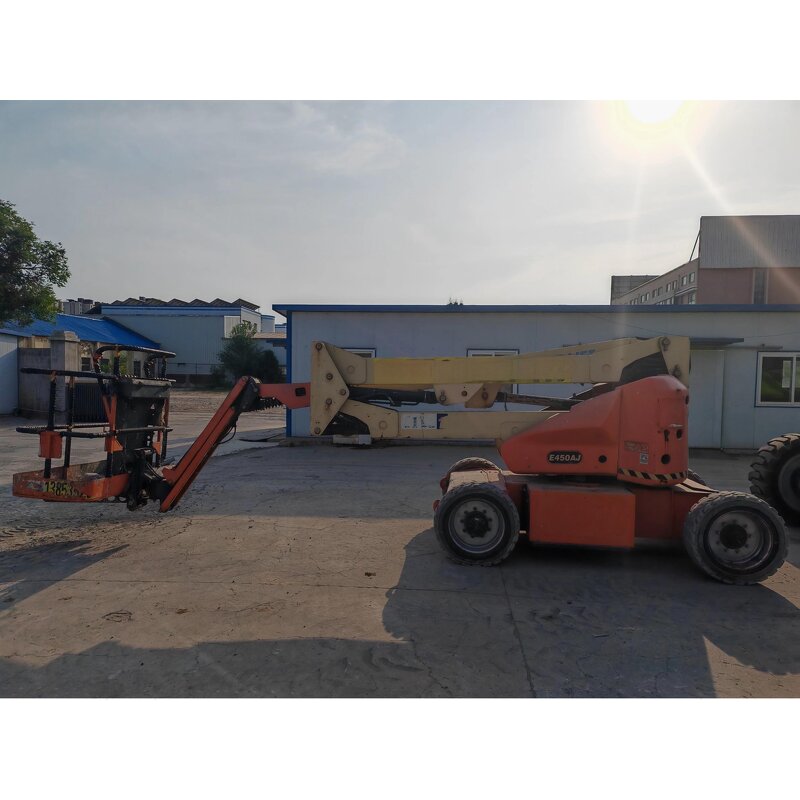 Boom Lift Factory - JLG 450AJ Articulating Platform