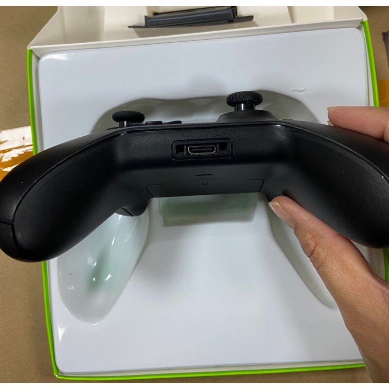 Xbox Game Controller Factory - OEM ODM 2.4G Wireless Headphone Jack