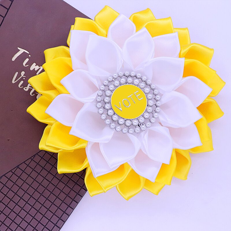 Corsage Voting Pin Factory - OEM Fashionable Gold White OGC