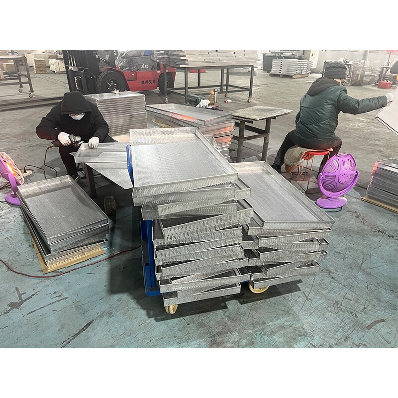 Baking Sheet Factory - Custom Hand Welded Double Edge Mesh Pan