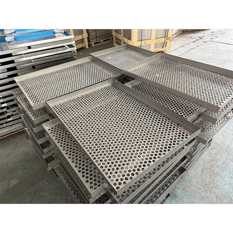 Baking Tray Factory - Custom Hand Welded Perforated Mesh Sheet Pan