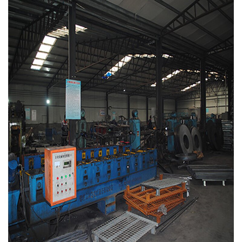 Warehouse Container Manufacturer - Automated Mesh Container Space Saving