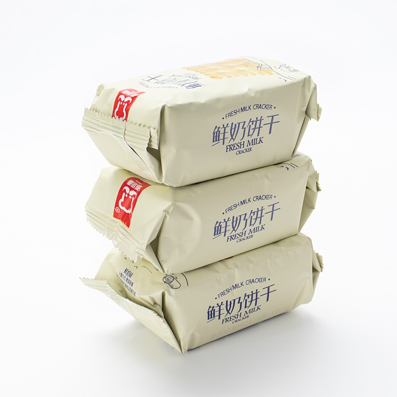 Sweet Crispy Fresh Milk Flavor Biscuits Cream Chocolate Egg Snacks for Breakfast Wafer Type Cookies in Bag Packaging