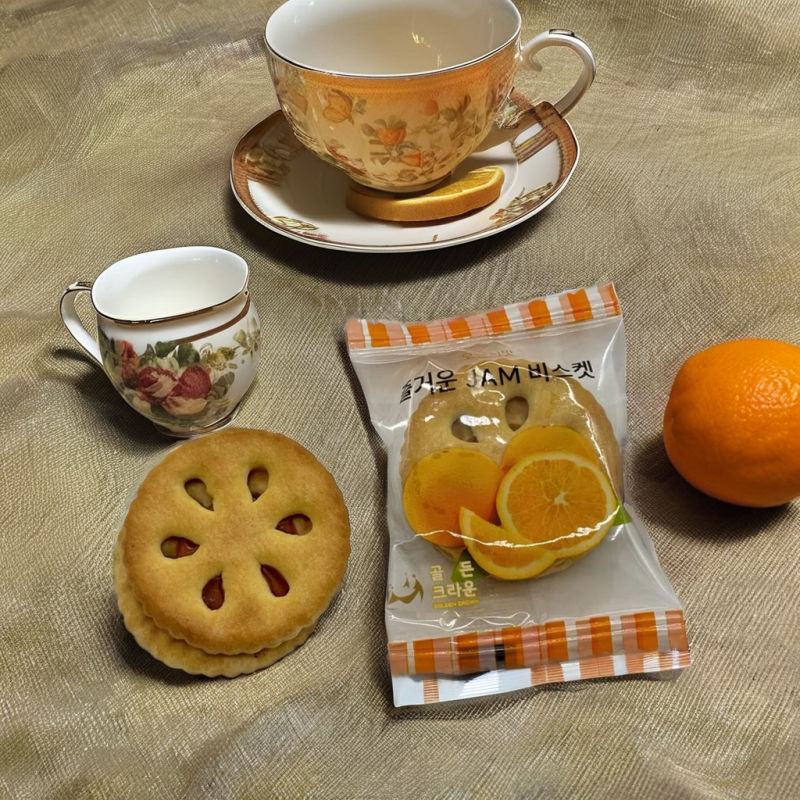 Hot Selling All Kinds of Fruit Flavor Sandwich Cookies in Bulk and Boxed