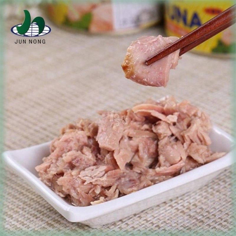 Factory Direct High-Protein Tuna Mackerel Canned Fish Seafood in Tomato Sauce Preserved With Salt Oil Brine Halal Certified