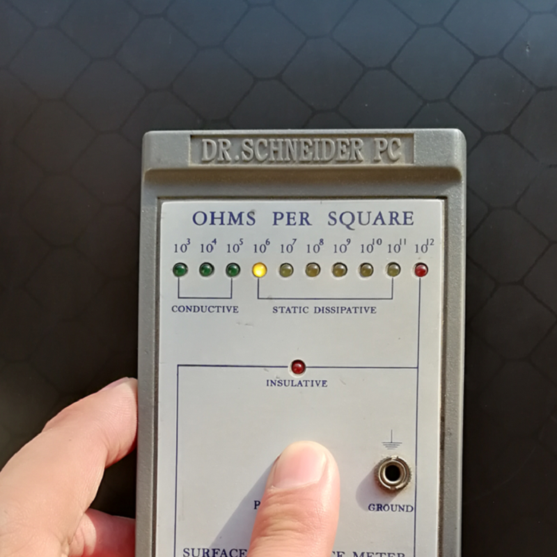 Black Antistatic PVC Curtain Manufacturer - with Honeycomb Carbon Grid