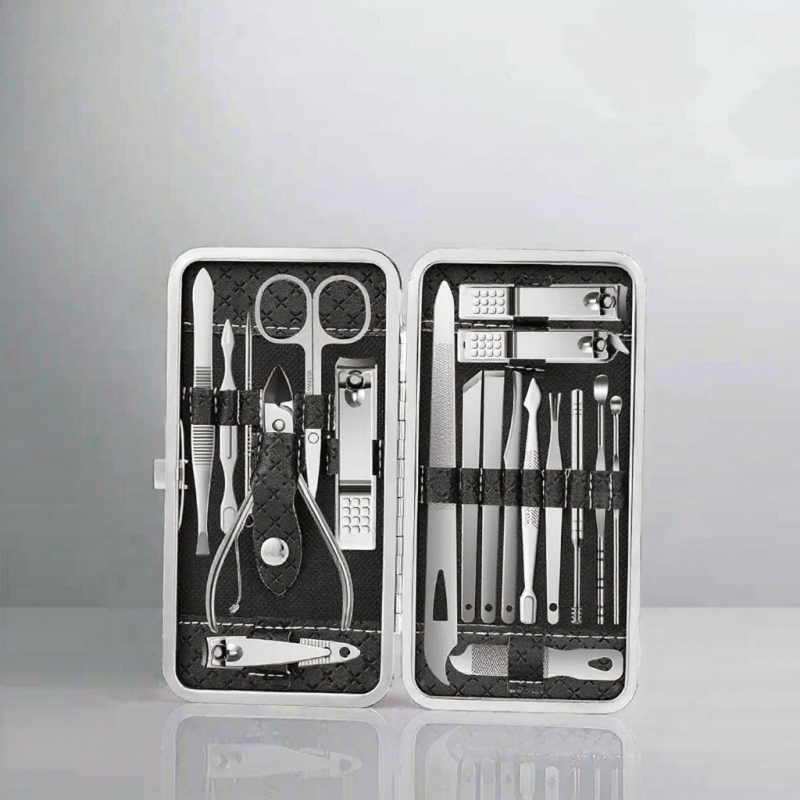 Manicure Kit Manufacturer - 7-Piece Leather Case Infants