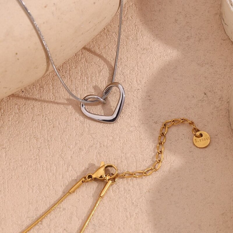 Hollow Heart Necklace Factory - Gold Plated Snake Chain Vintage Stainless Steel